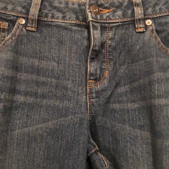 Apt 9 Bootcut size 10P Jeans Cute Back Pockets - Picture 2 of 4